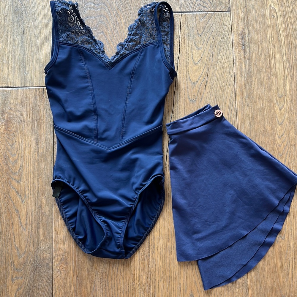 Danse De Paris leotard and matching skirt size 4/Child M
